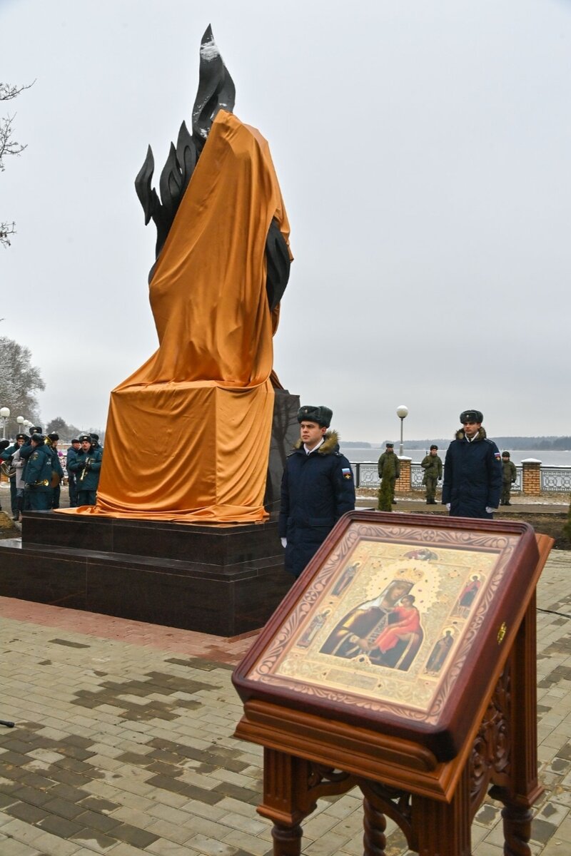 Открытие памятника.