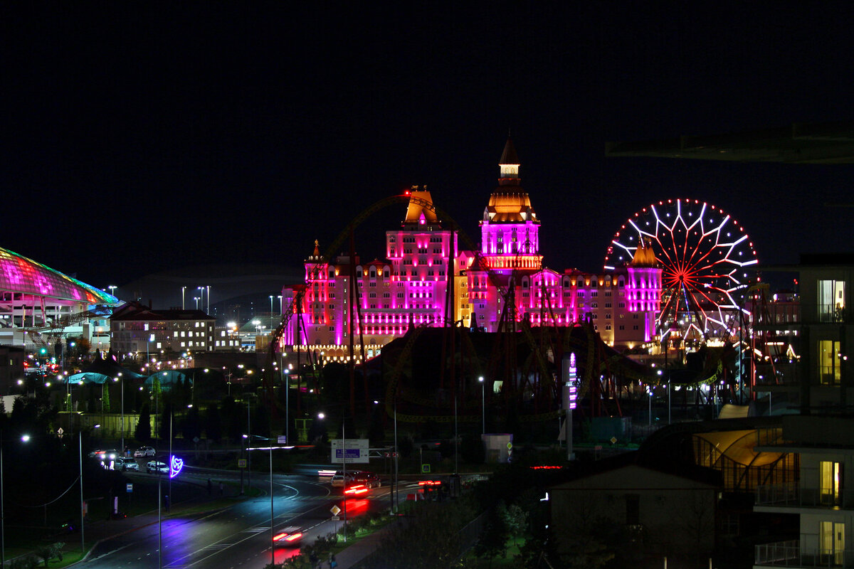 Один из самых известных отелей Большого Сочи  - отель-замок "Богатырь" в Сириусе (Имеретинская низменность). Фото автора