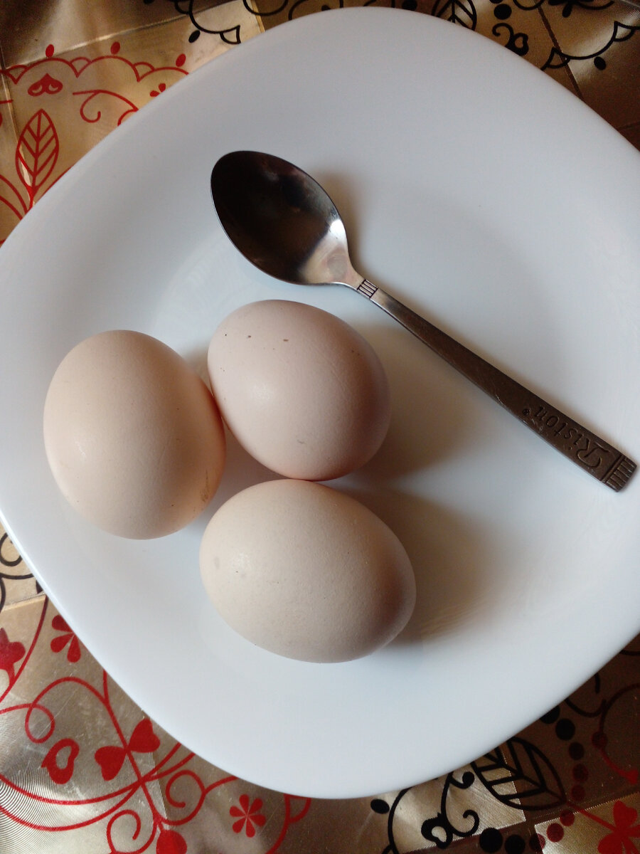 По сравнению с чайной ложкой.