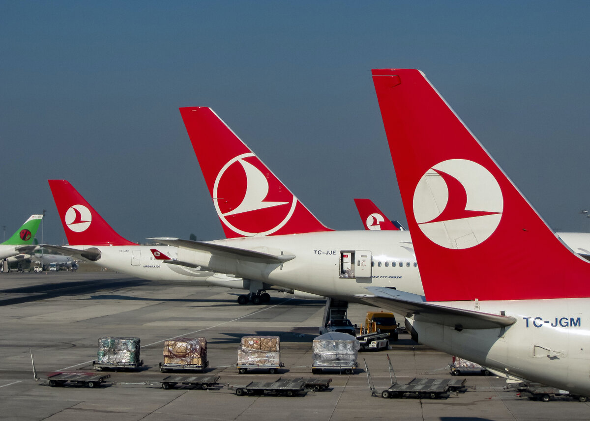 авиакомпании летающие в сочи. A380 korean air салон. самолет вьетнамских авиалиний. Sukhoi superjet 100-95 red wings. северный ветер (nordwind airlines).