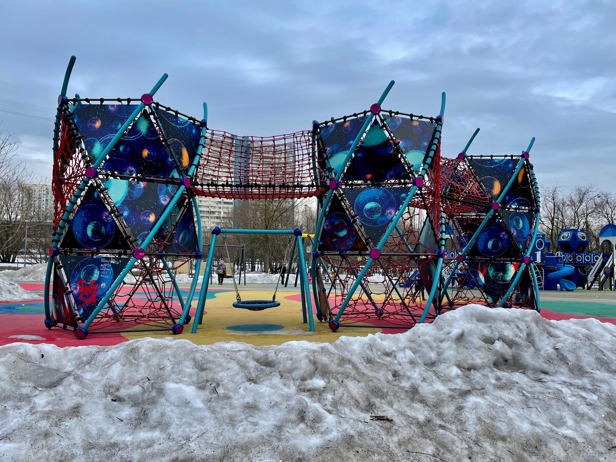 Спортивная площадка