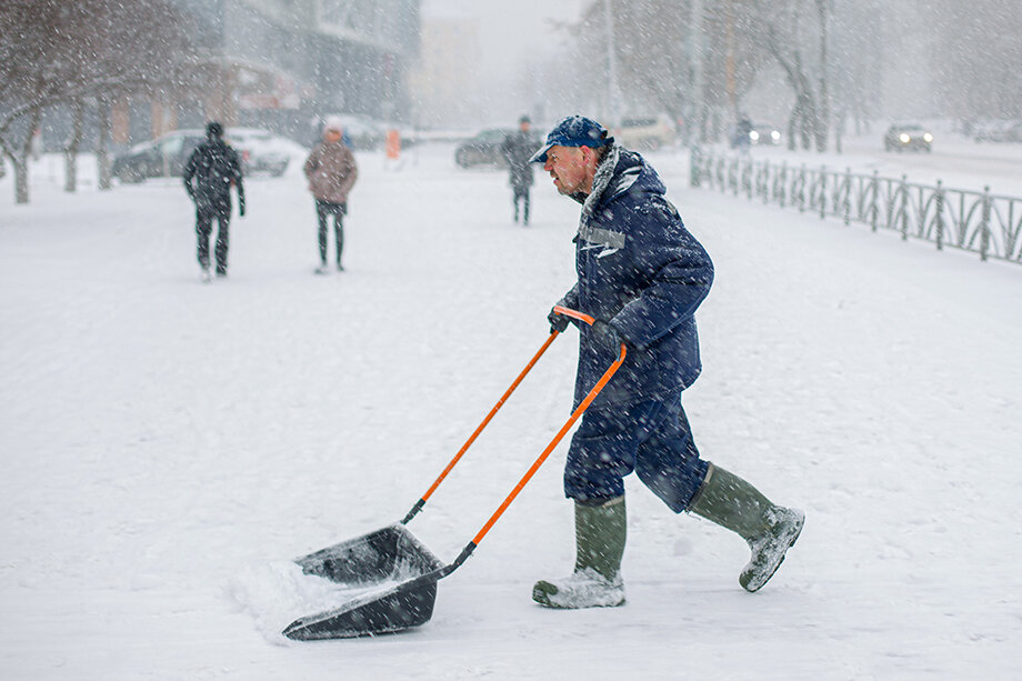 Уборка по-белорусски: дворник нашел оригинальный … Foto 20