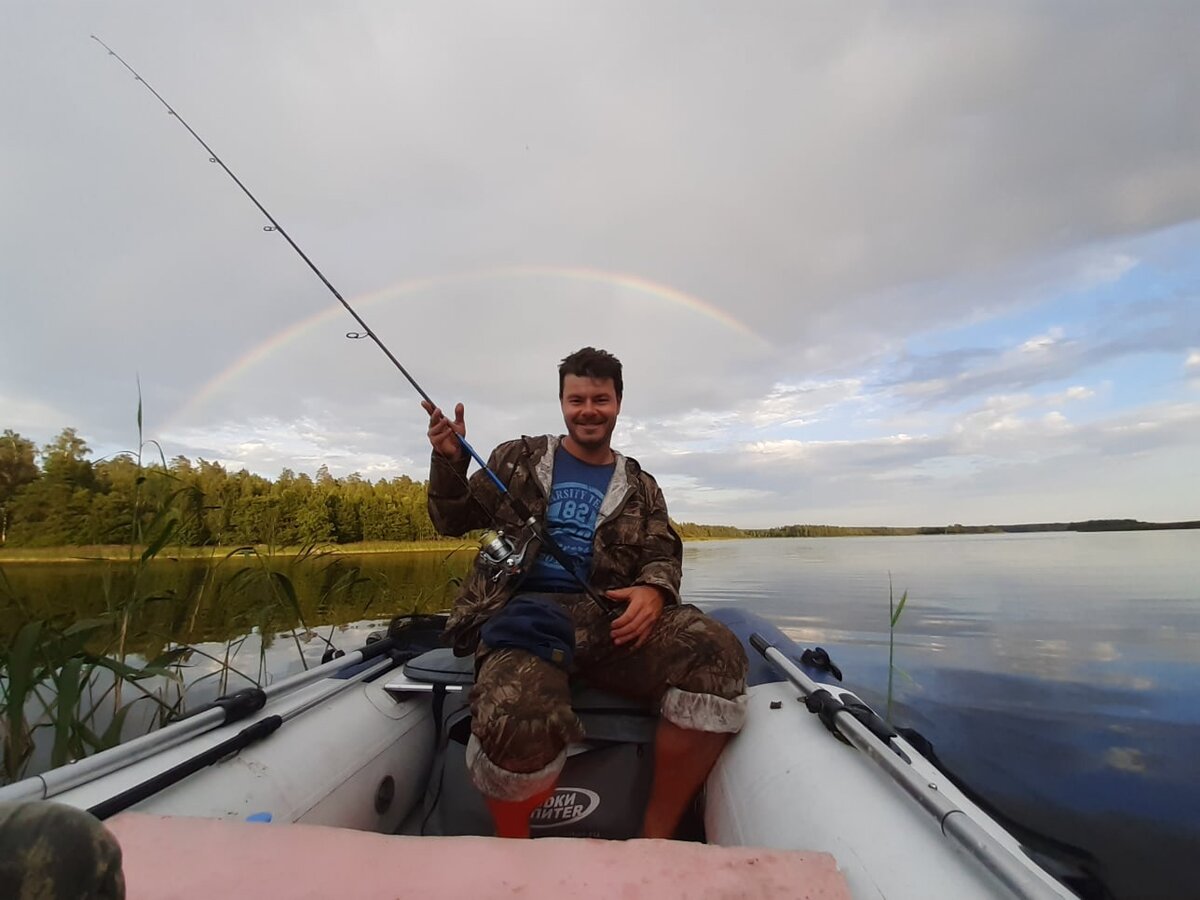 В Советском на Yamaran 310! А в небе радуга!