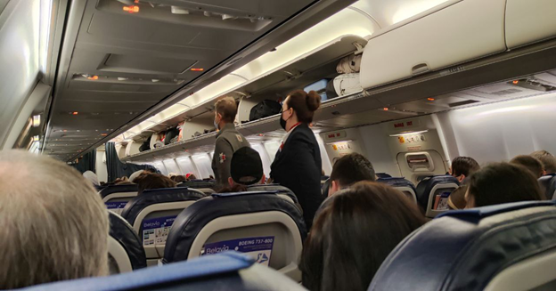 В салоне рейса Тбилиси-Минск 26.04.22