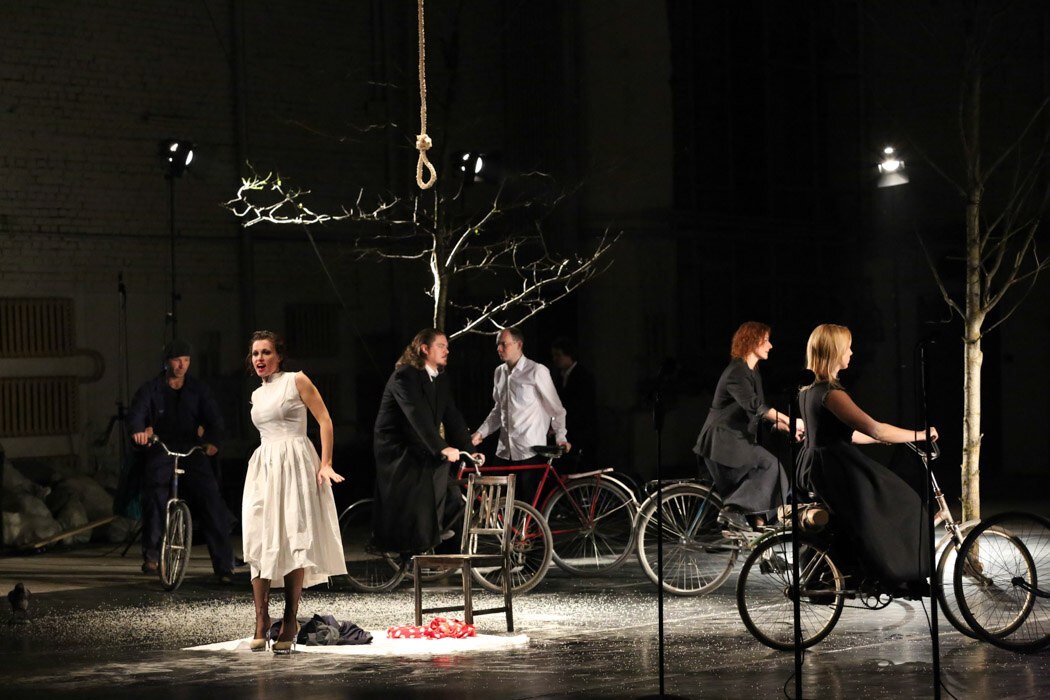 добрый человек из сычуани спектакль. спектакль добрый человек из сезуана театр пушкина. добрый человек из сезуана театр пушкина. александра урсуляк в спектакле добрый человек из сезуана. а.