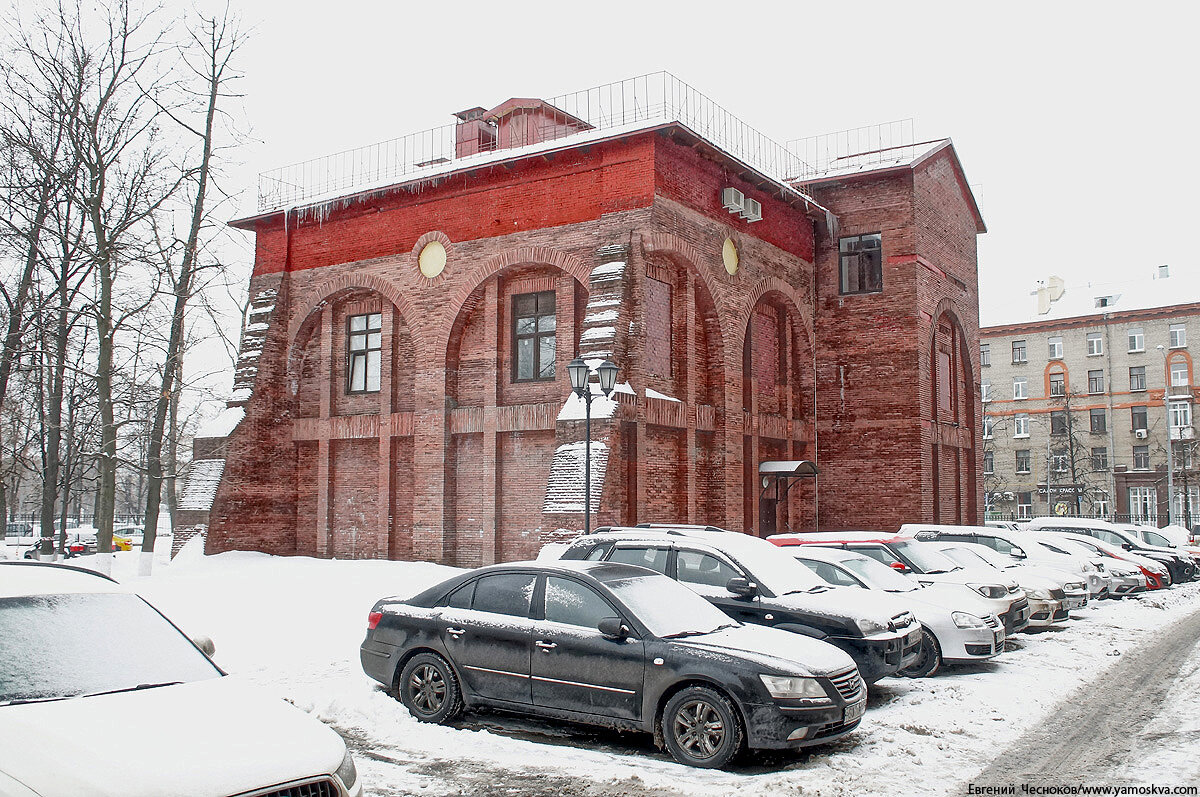 Гараж народного ополчения. Гараж народного ополчения