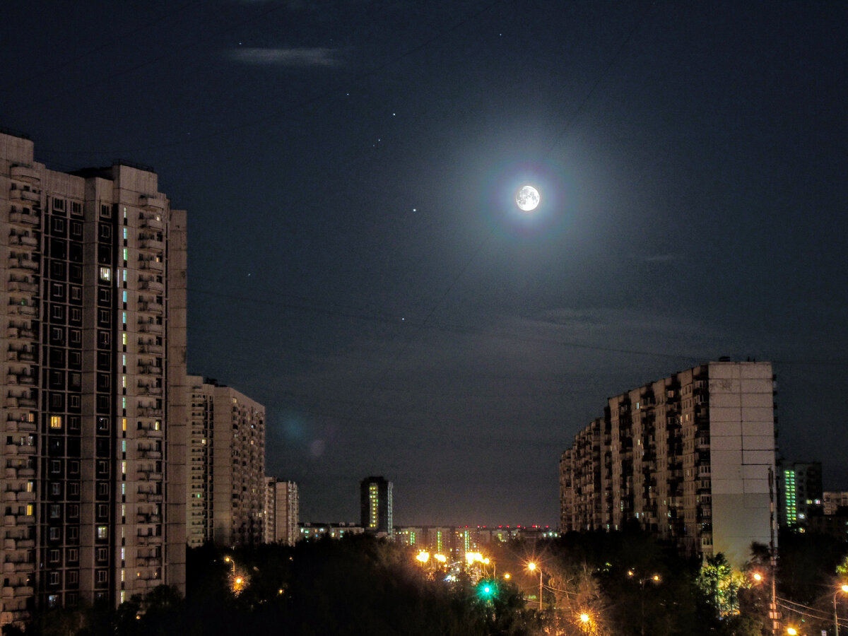 Луна сегодня прекрасна не так ли