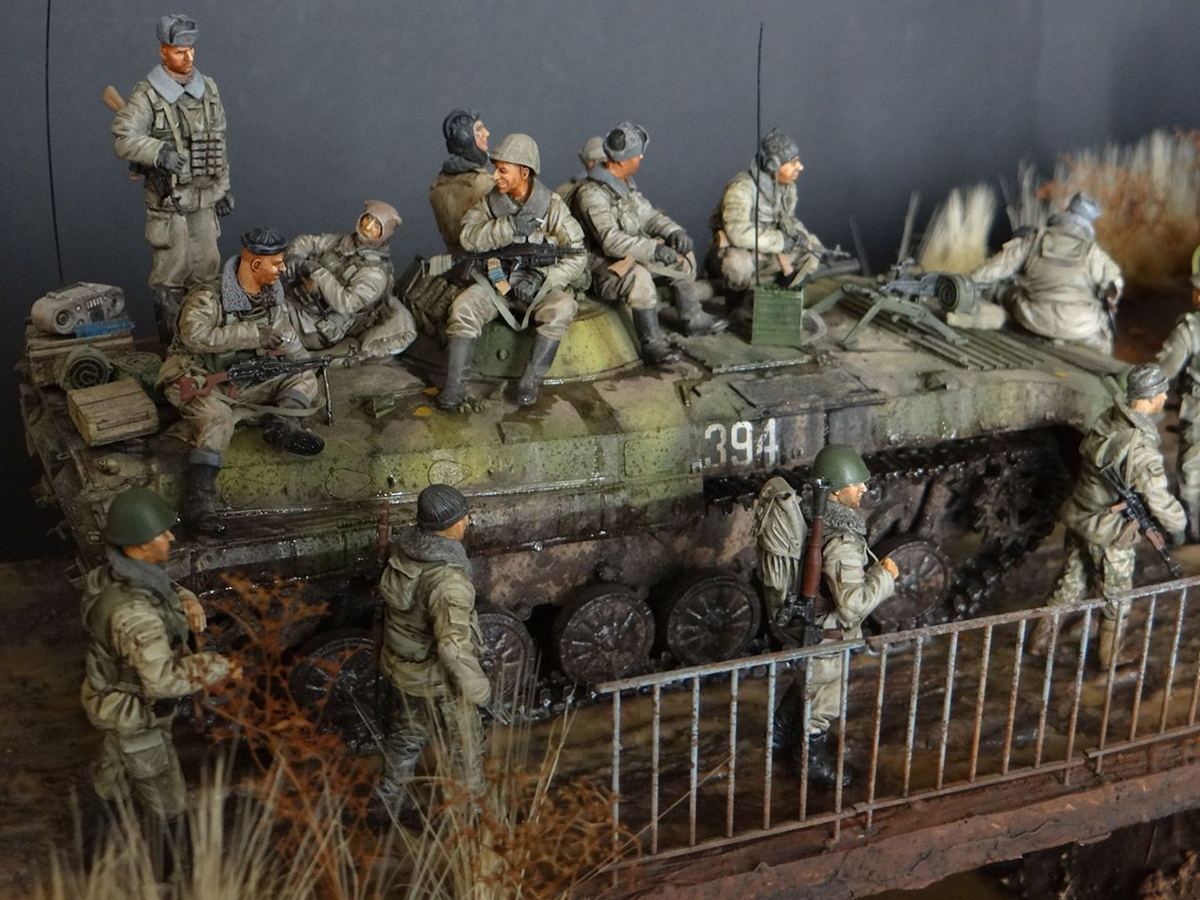 Масштабы в моделизме. Диорама Донбасс 1/35. Диорамы 1/35 с м3 Скаут. БМП 2 диорама. Диорама Арденны 1/35.