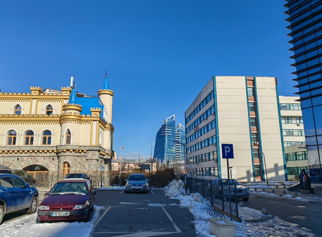    Снимки на главную камеру получаются яркими и насыщенными. Источник: gsmarena.com