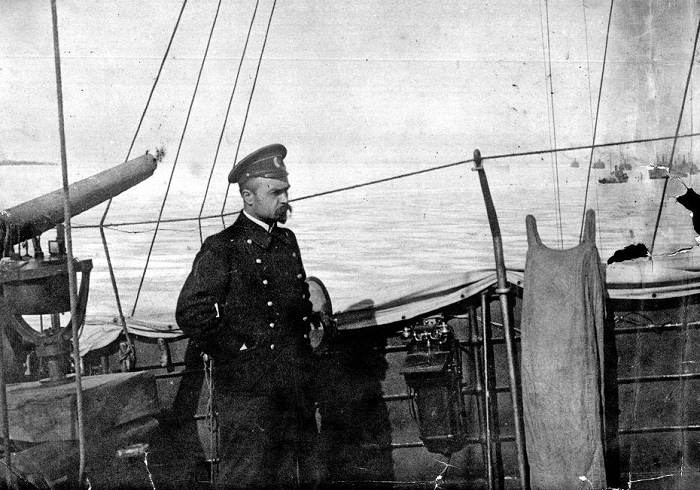 Капитан 1-го ранга Алексей Михайлович Щастный, начальник Морских сил Балтийского флота