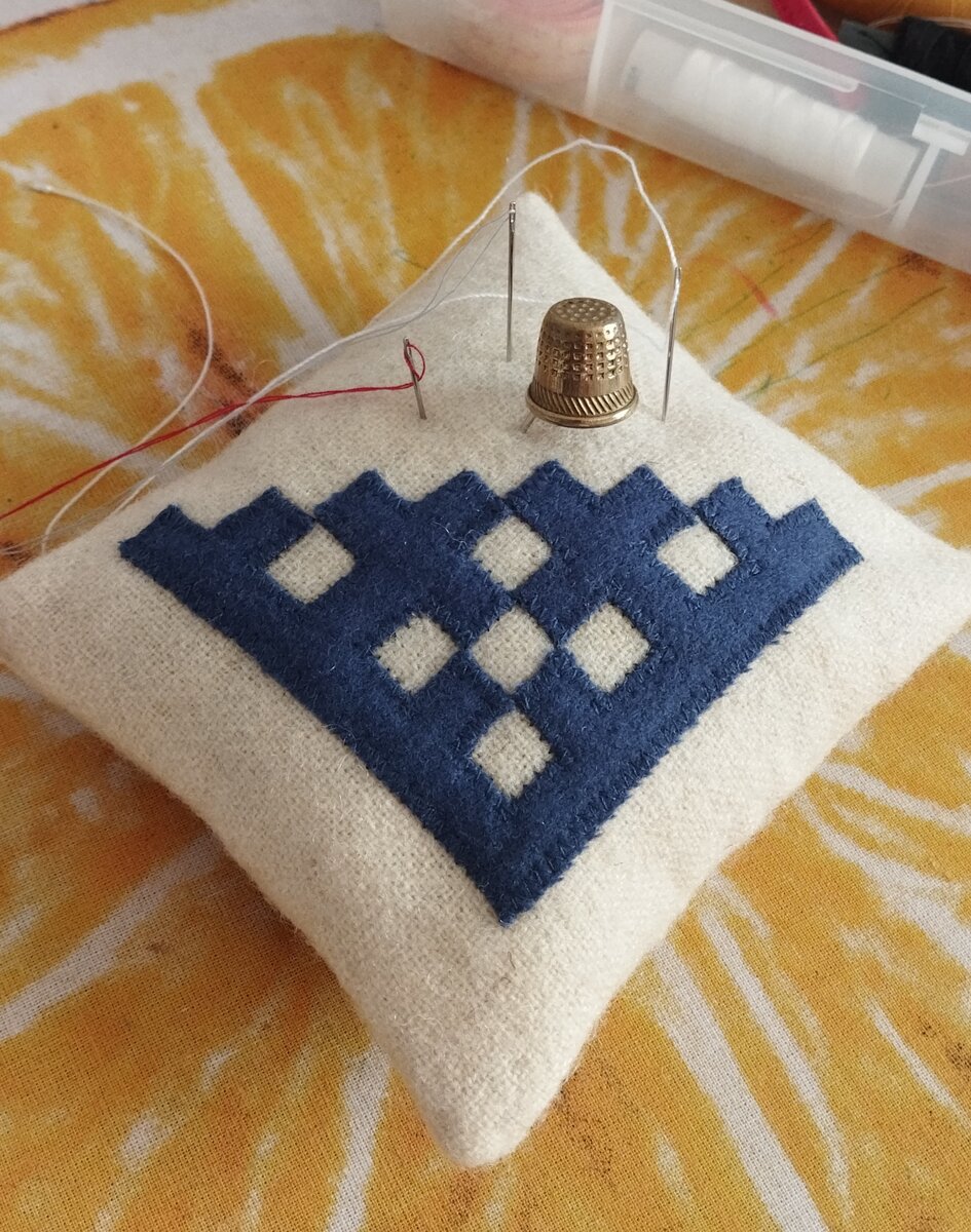 Моя новая игольница. Фото автора. 