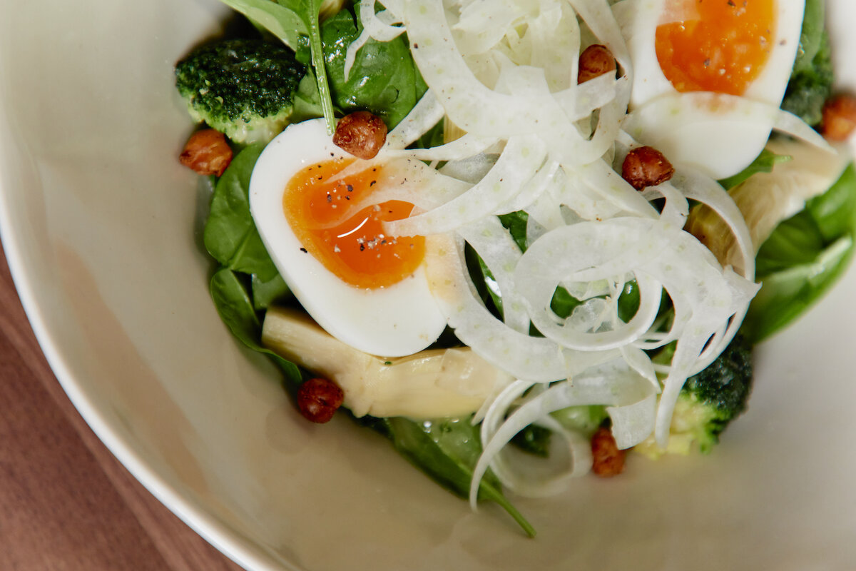     Зеленый салат с сезонными овощами