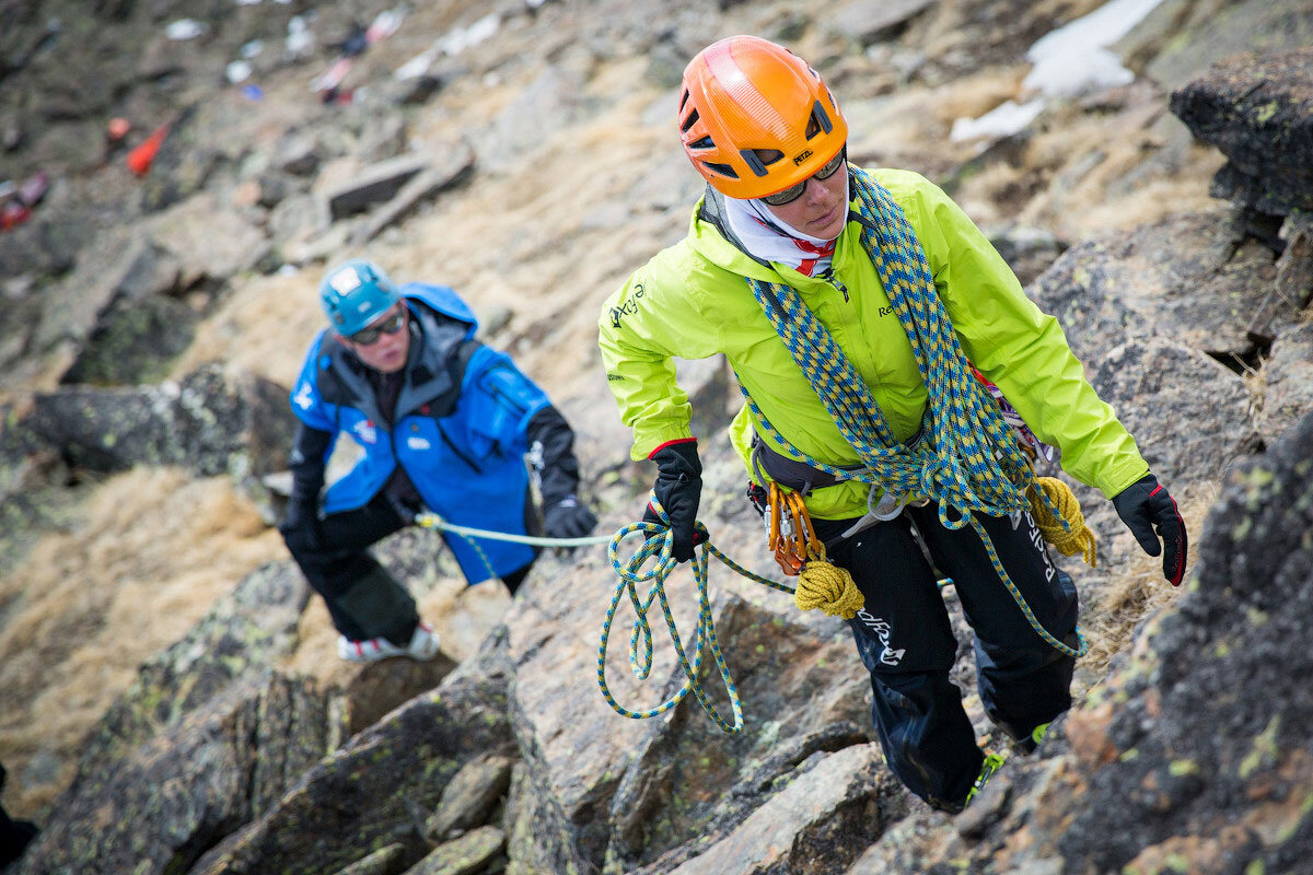 рабочие на карьере. горный гид фото. профессия инженер 2 класс. современный горный инженер. горный инженер открытые горные работы.