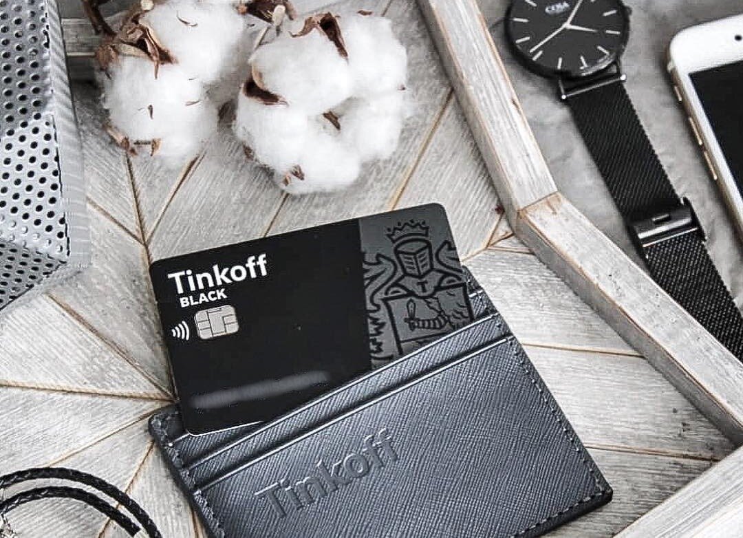 Прочный кошелёк для хранения пластиковых карт. 