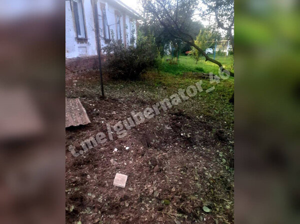 Последствия обстрела ВСУ посёлка Тёткино в Курской области. Фото © Telegram / Роман Старовойт