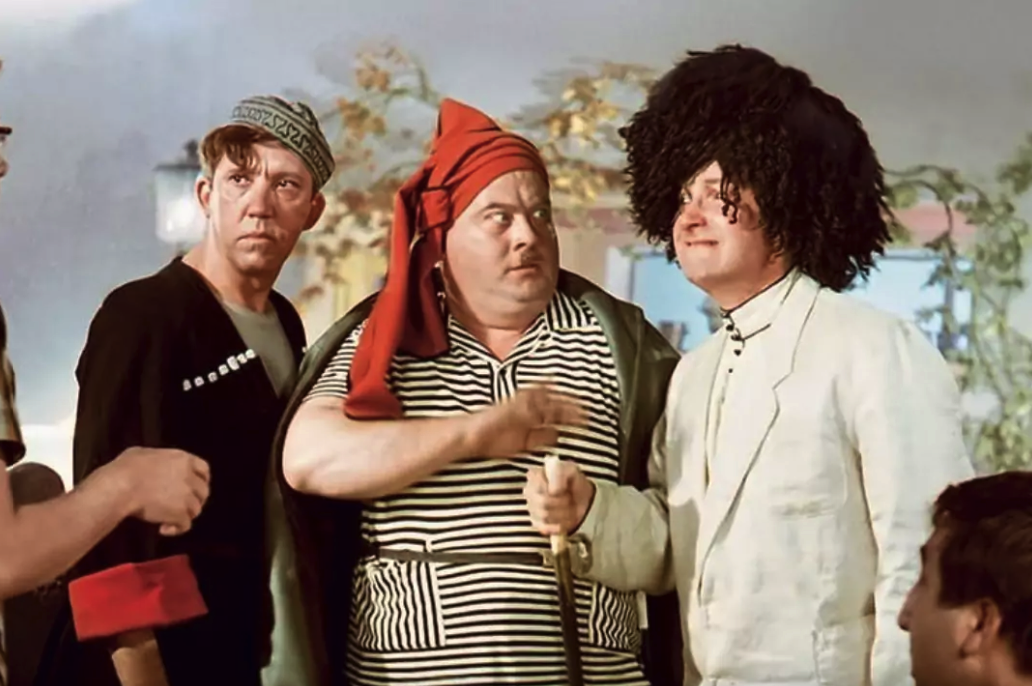 троица никулин вицин моргунов. кавказская пленница кадры никулин. никулин шахматы кавказская пленница. моргунов самогонщики. играл бывалого.