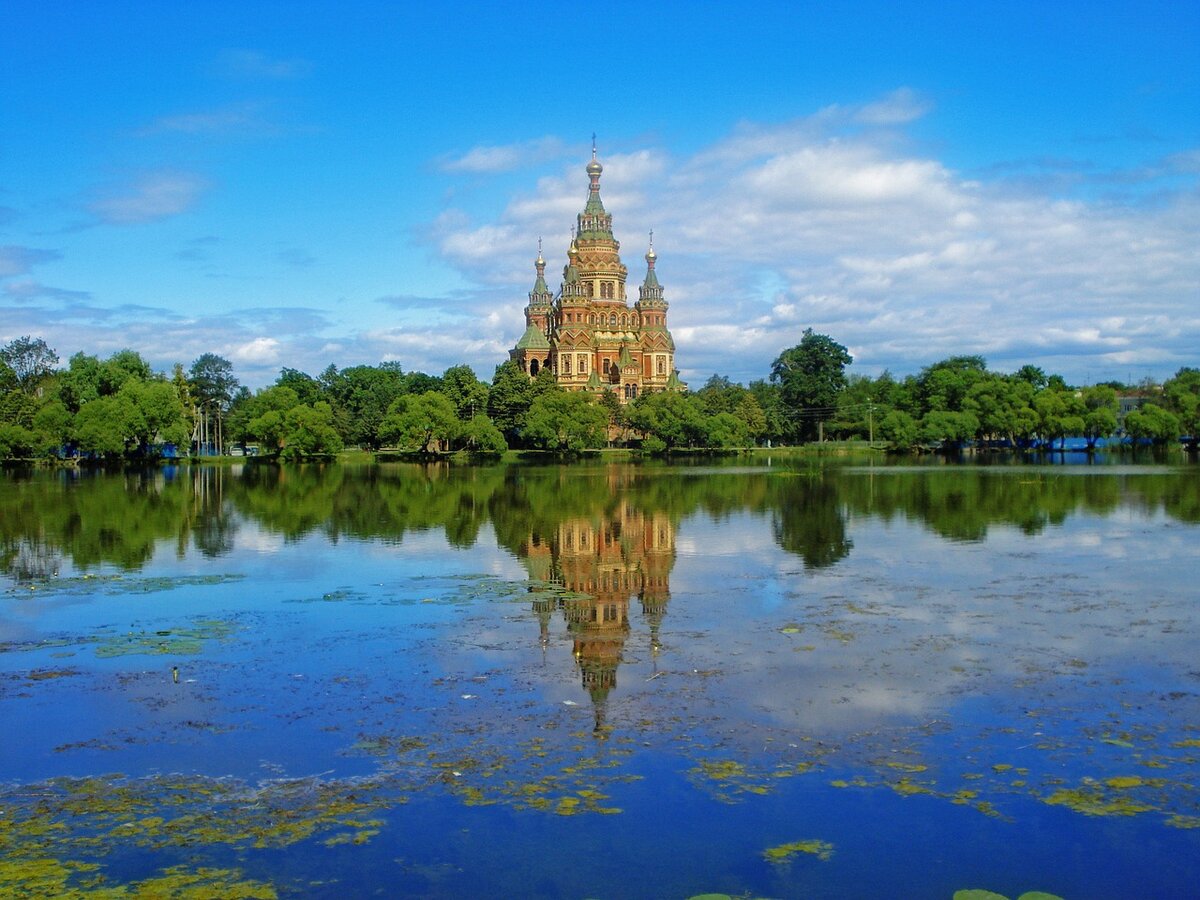 Колонистский парк в Петергофе Церковь
