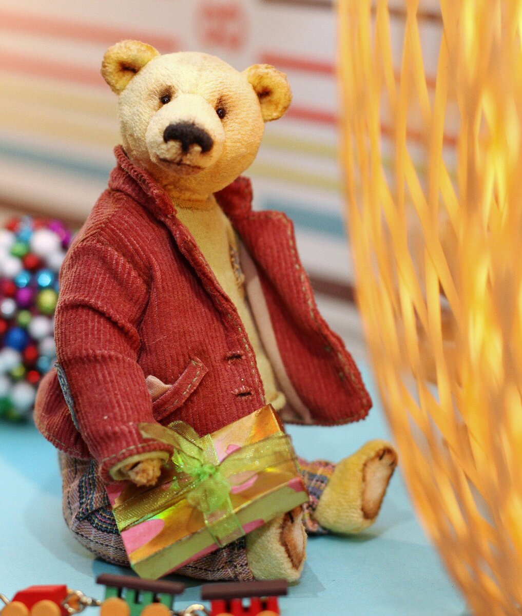 Плюшевый мишка из винтажного плюша