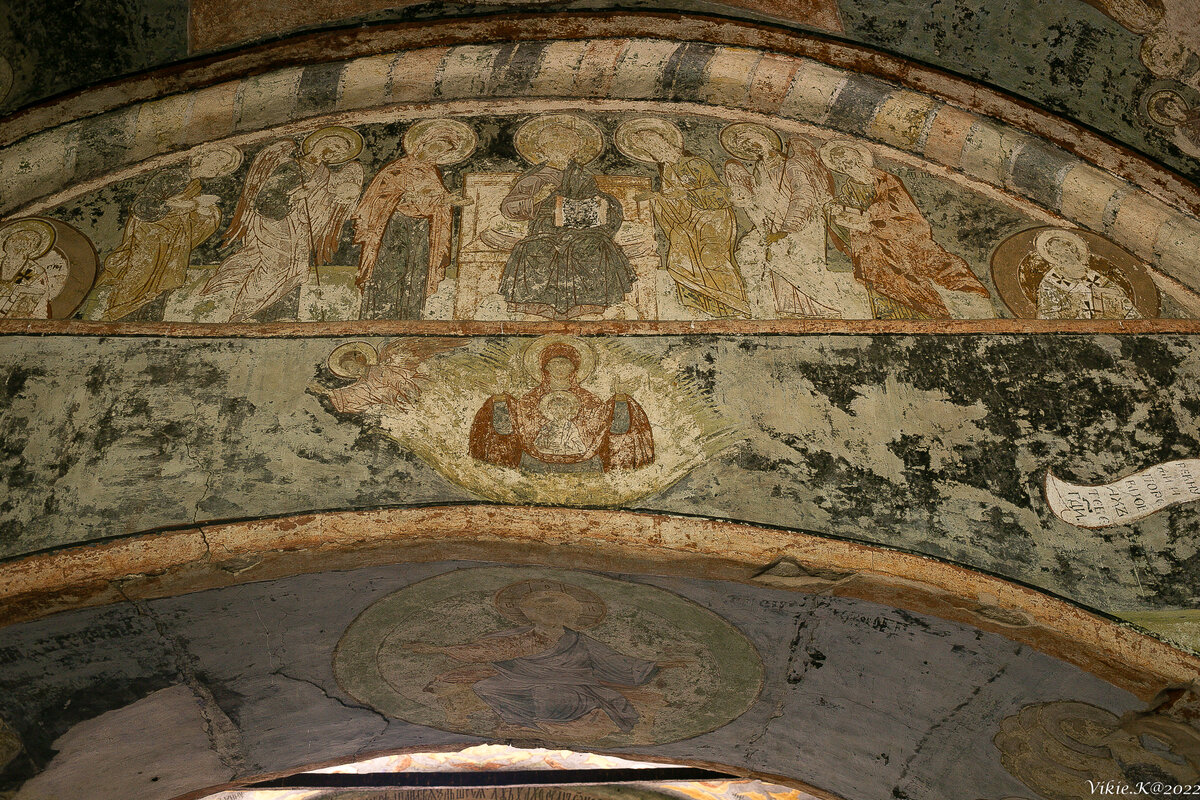 Фрески на Святых вратах. 1585 год.