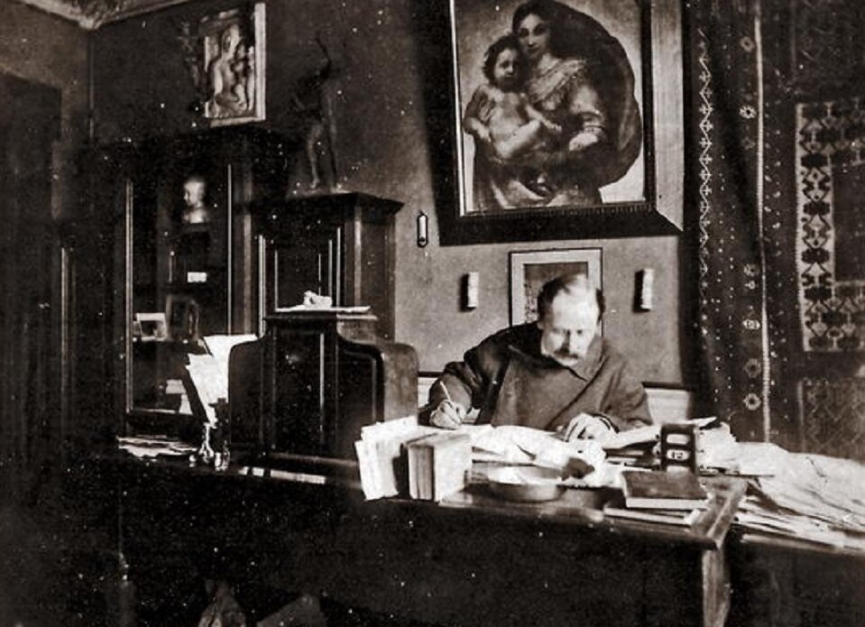 Жюль Массне за своим рабочим столом. Париж, 1889 год. Фото www.jules-massenet.fr