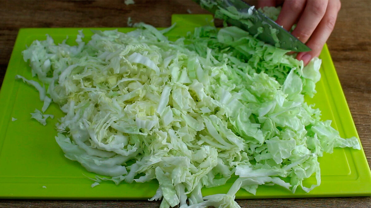 Крабовый салат с пекинской капустой и кукурузой