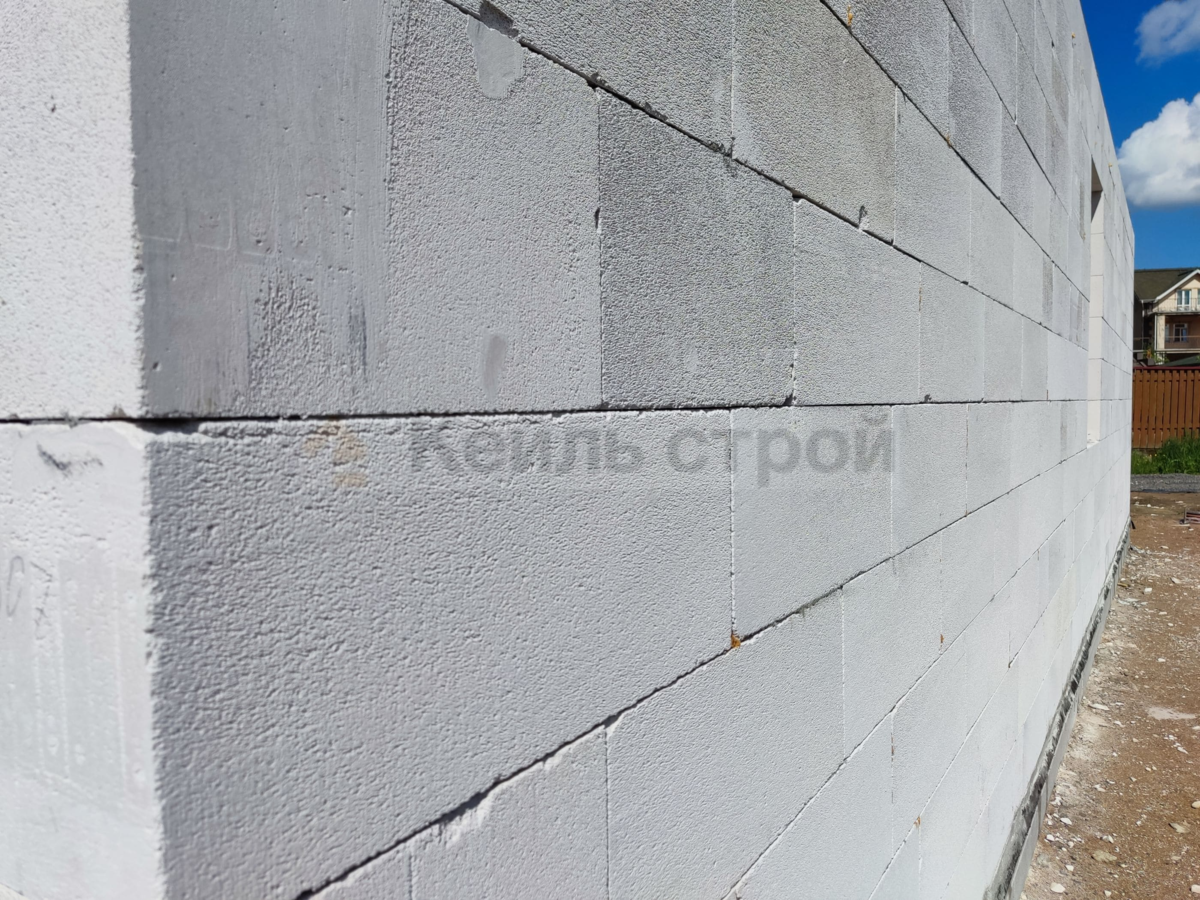 Стена дома из газобетона на нашем объекте в Приозерском районе