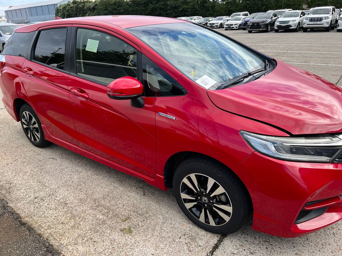 Honda Fit Shuttle Hybrid 2018