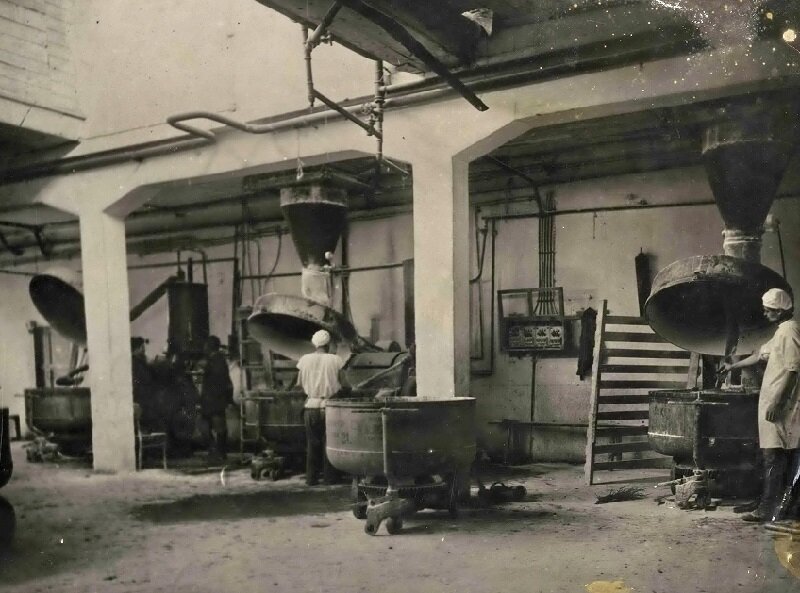 Уралмаш. Хлебозавод. 1934 год. Из фондов Свердловского областного краеведческого музея.