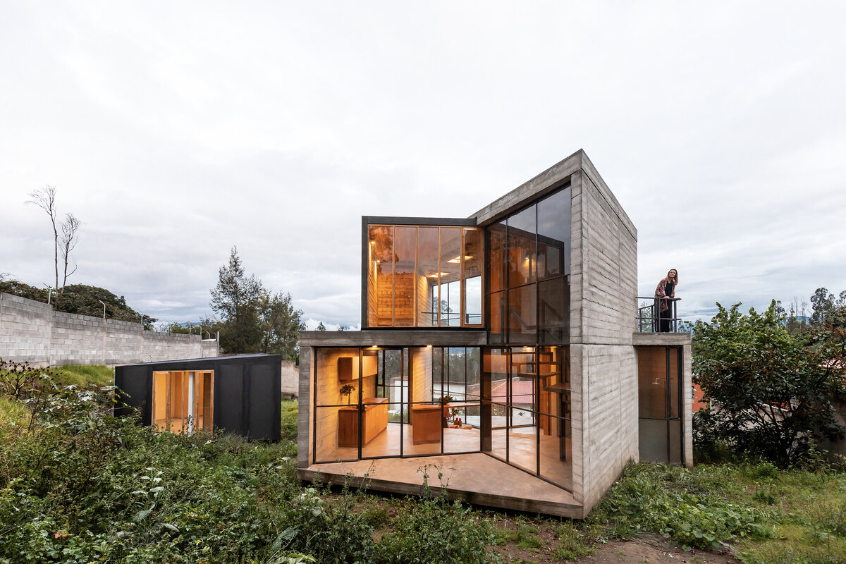 Источник изображения https://images.adsttc.com/media/images/60a4/1723/f91c/81ed/7300/0014/slideshow/JAG_Studio_Casa_Muta_Emilio_Lopez-8705.jpg