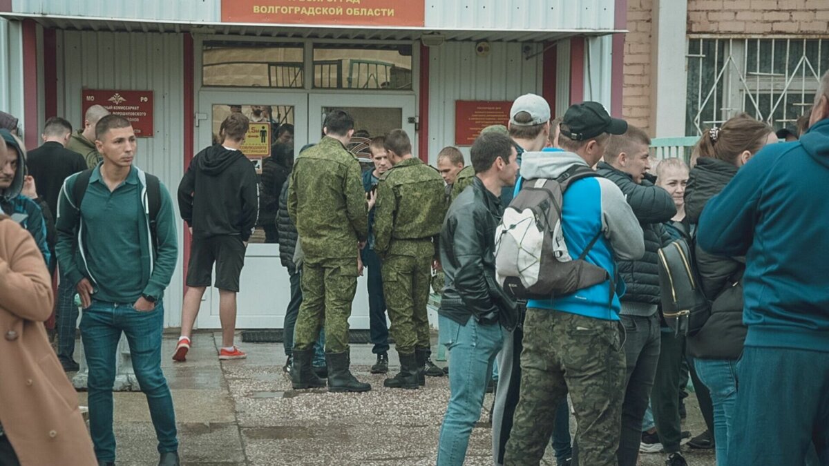     При расчёте стажа для находящихся в зоне спецоперации мобилизованных есть свои нюансы. Волгоградцев давно интересовал этот вопрос, и частично ответ на него был получен.