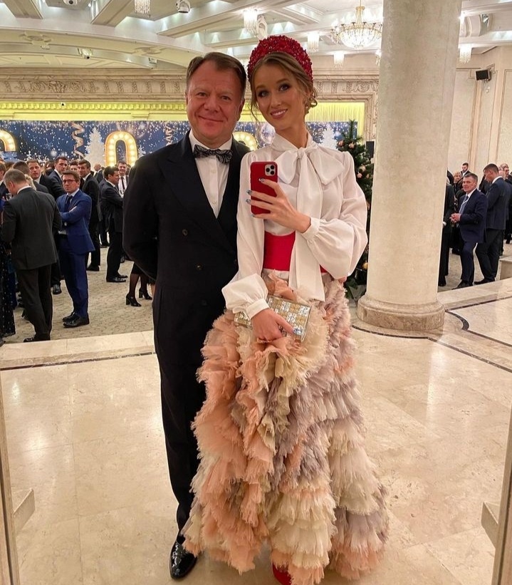     По словам музыканта, вначале он опекал Анну, а потом влюбился и сделал предложение Фото: соцсети