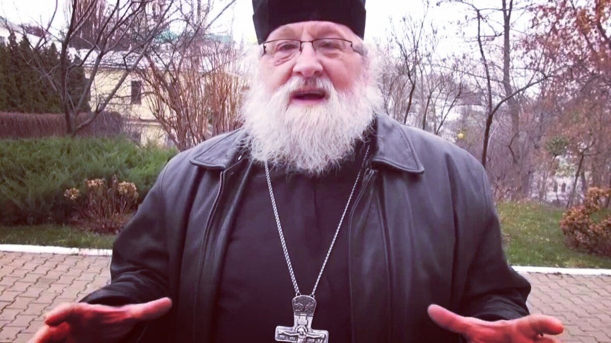 Александр Авдюгин — настоятель в храме-часовне св. прав. Иоакима и Анны г. Ровеньки (Луганская область), проповедник, миссионер, писатель, редактор, блогер. 