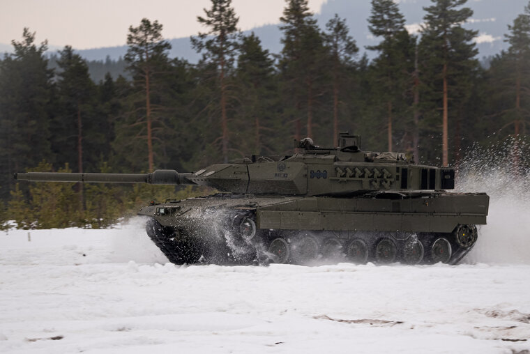    Шольц примет решение о поставке Leopard на Украину на следующей неделе