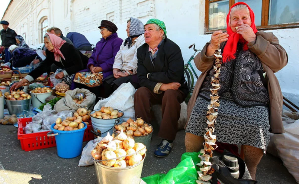 Иногда на базаре какая нибудь. Федот васильевич сычков 1887. Иногда на базаре какая нибудь. Толкучий рынок маковский картина. Яблоки на рынке.