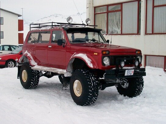 Крутая переделка Нивы от исландского мастера