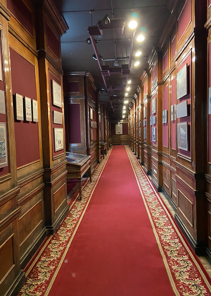 Российская Национальная Библиотека. Здесь черпаются знания и вдохновение.