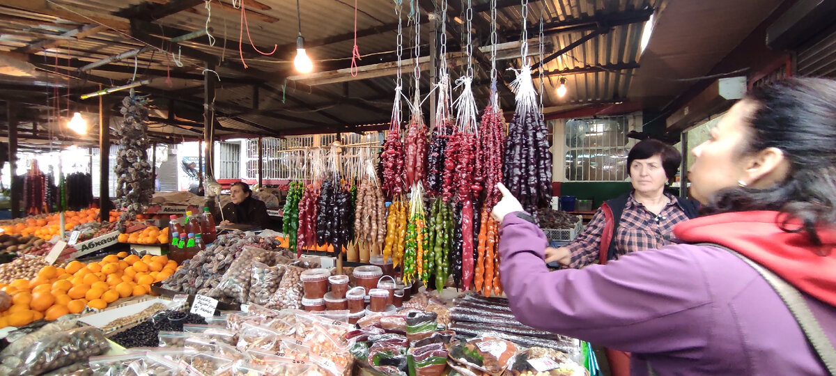 На рынке в Сухуме