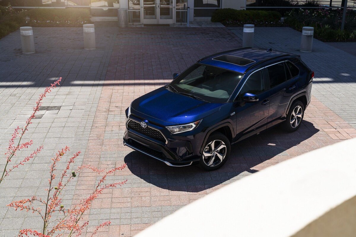 "Toyota RAV-4"