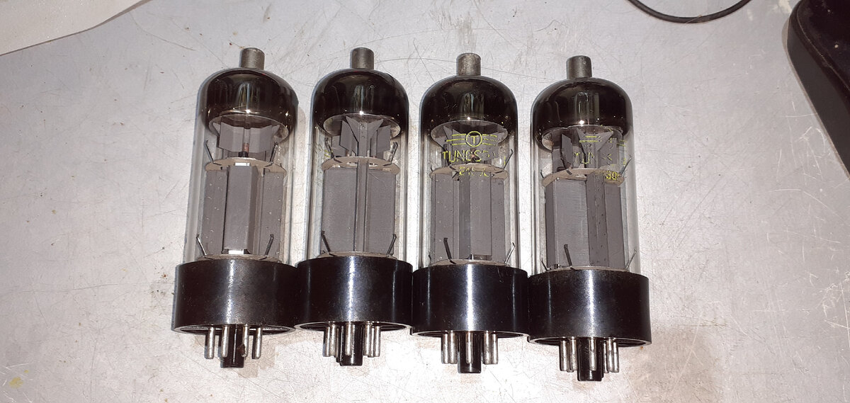 Новенькие лампы.