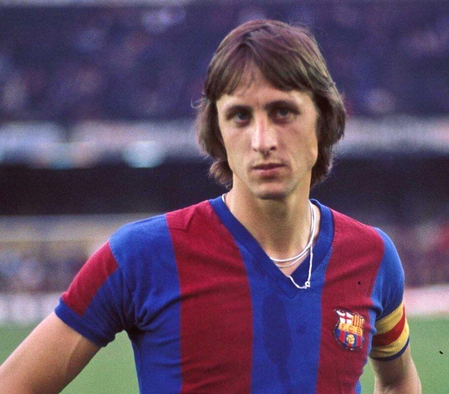 Нидерландский футболист и тренер сборной Нидерландов, «Аякса» и «Барселоны». Трёхкратный обладатель Золотого мяча, три раза выигрывал Кубок европейских чемпионов в качестве игрока и один раз в качестве тренера