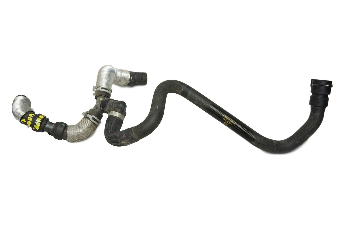 Патрубок системы охлаждения