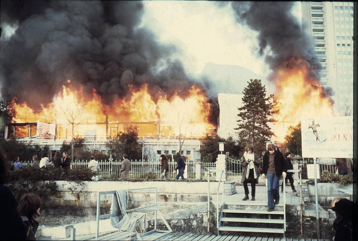 Пожар в Монтре 1971. Пожара в казино монтрё 4 декабря 1971 года. Казино Монтре Швейцария 1971. Пожар в казино монтрё пёрпл.