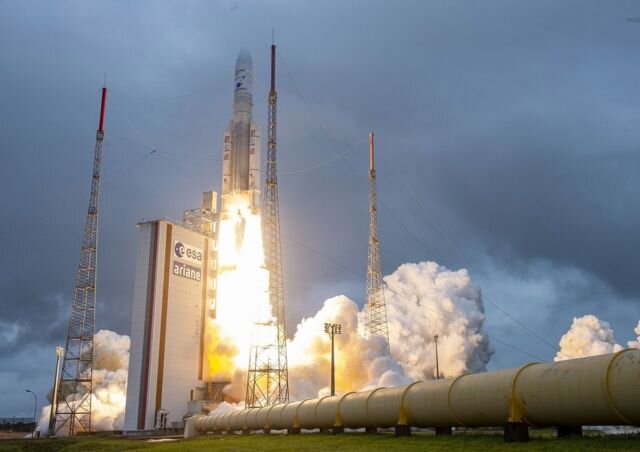 Запуск Ariane 5 с телескопом «Джеймс Уэбб». Источник изображения: Европейское космическое агентство