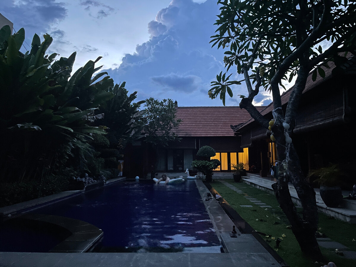 Вечерело 🖤