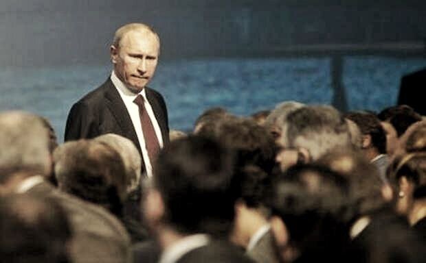 Под элитой мы часто понимаем просто известных людей. Но на самом деле – это те, кому вверены решения судеб нации. И их важнейшая роль – это ценностный арбитраж. 