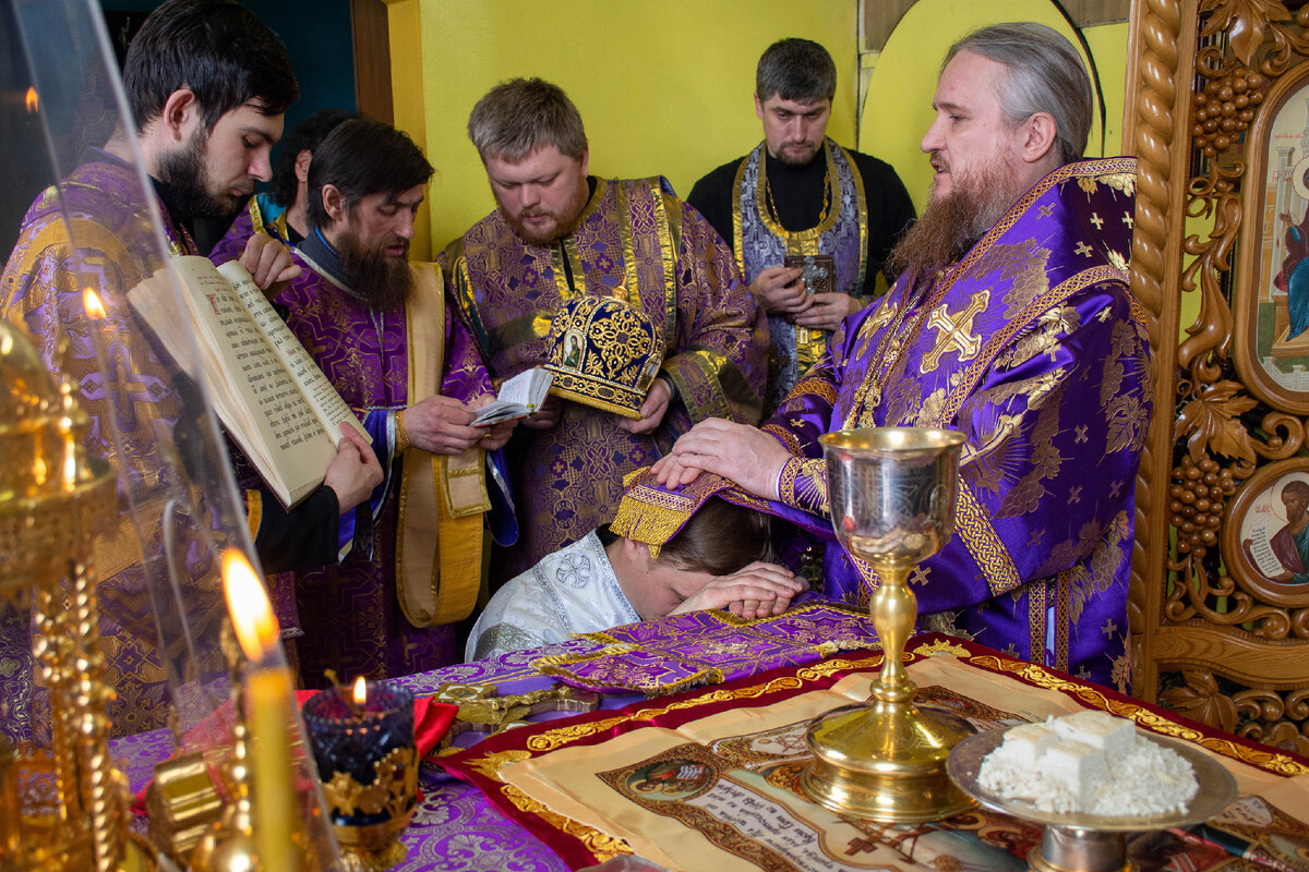 Архиерейское богослужение в Преображенском храме г. Горно-Алтайска |  Горноалтайская епархия | Дзен