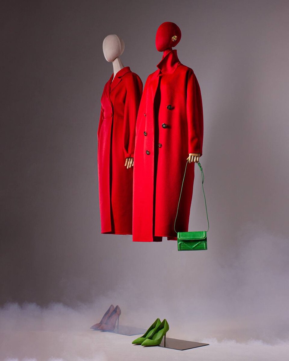 Красный всегда привлекает внимание! Выбирайте красное пальто из шерсти или кашемира на сайте и в магазине Maison Adore: 
https://maisonadore.com/look_pages/look_280322052634.php
Maison Adore
ул. Рочдельская, 15, стр 25
+7495 233 4444

#maisonadore #maisonadoremoscow