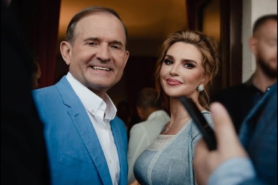Виктор Медведчук,  и рядом Оксана Марченко.  фото: яндекс дзен.