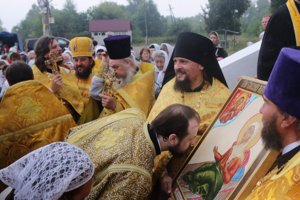 Матреше по-прежнему молятся, обращаясь  ней, как к близкому и родному человеку. Источник: https://tatmitropolia.ru/all_publications/publication/calendar_week/?id=70655