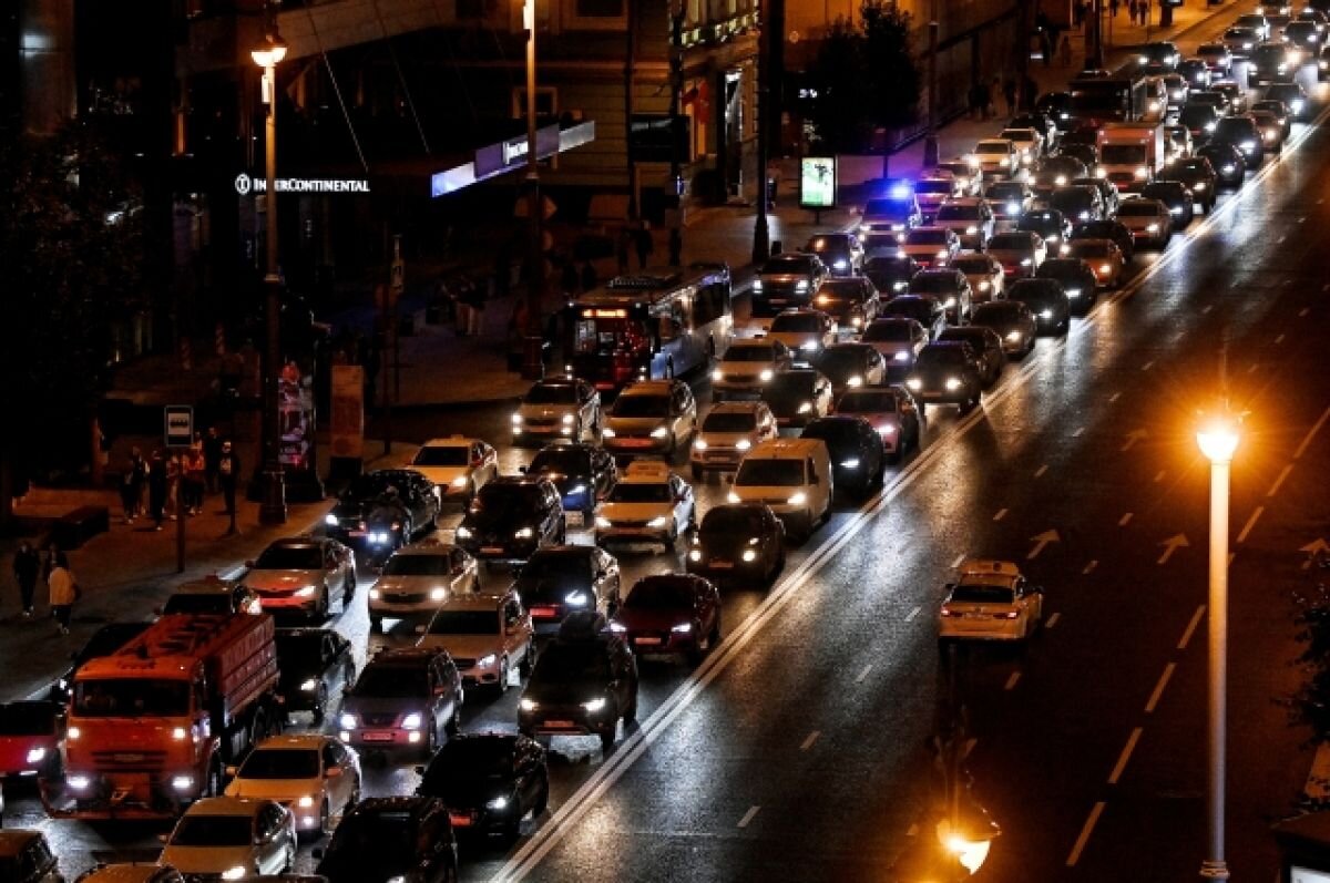 Московские пробки. Пробки в Москве. Автомобильные пробки в Москве. Москва вечером.